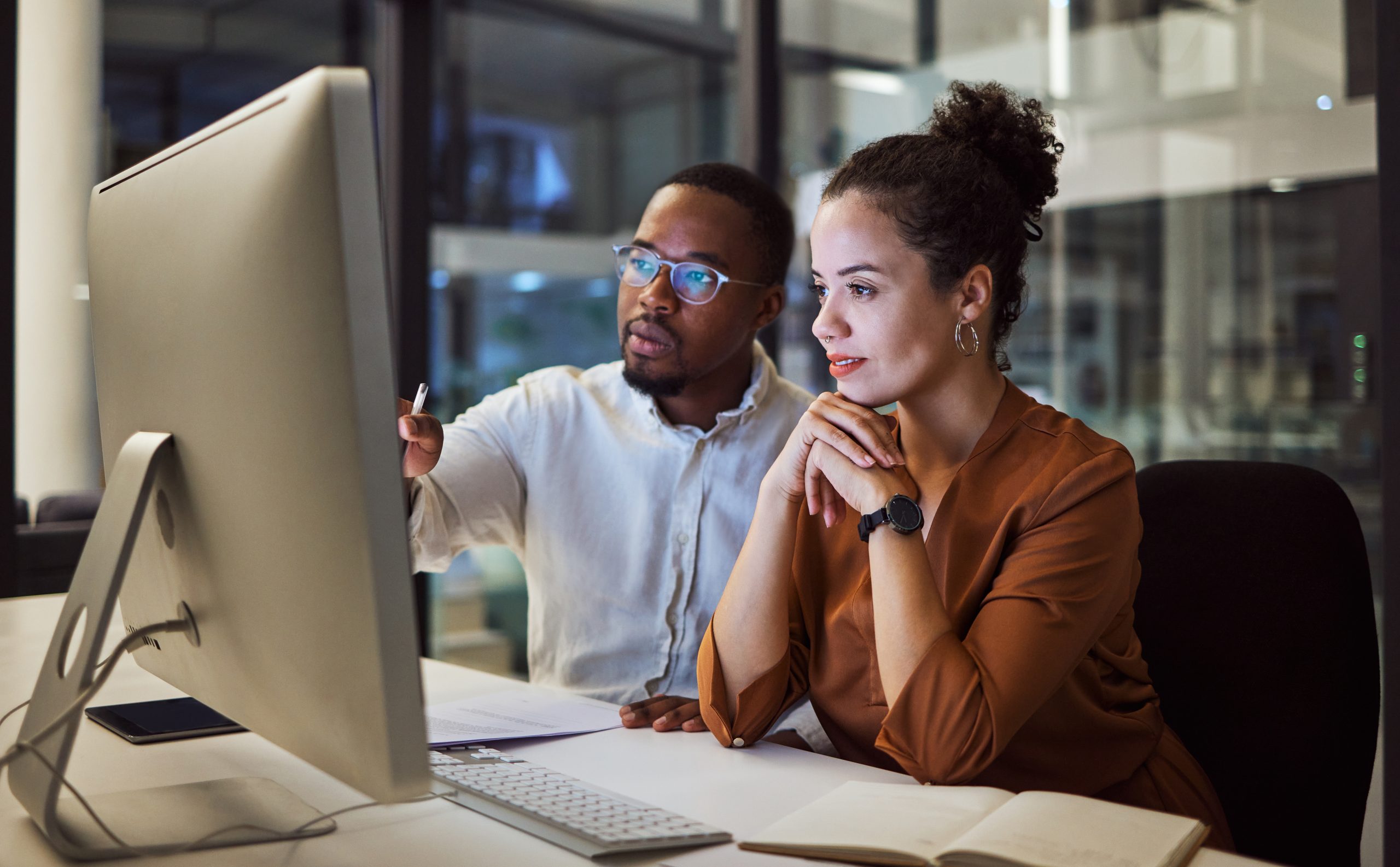 business-training-night-planning-and-employees-ta-2023-11-27-04-49-54-utc